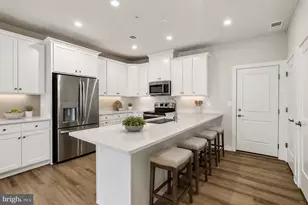 20280 Newfoundland Sq, Ashburn, VA 20147 - Photo 4