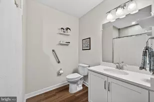 21630 Hawksbill High Cir, Sterling, VA 20164 - Photo 30