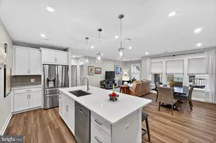 21630 Hawksbill High Cir, Sterling, VA 20164 - Photo 8