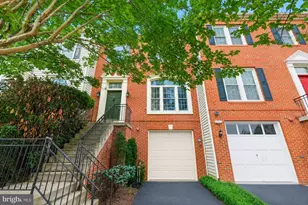 43003 Golf View Dr, Chantilly, VA 20152 - Photo 2