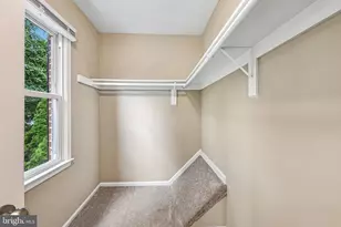 910 Sherwood Ct, Sterling, VA 20164 - Photo 22