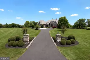 22786 Creighton Farms Dr, Leesburg, VA 20175 - Photo 2