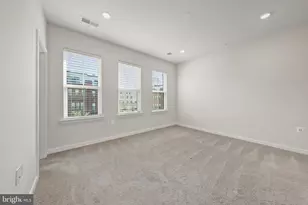 22812 Tawny Pne Sq, Brambleton, VA 20148 - Photo 32