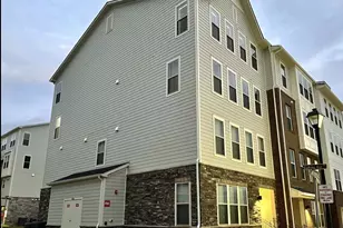 902 California Dr NE, Leesburg, VA 20176 - Photo 2