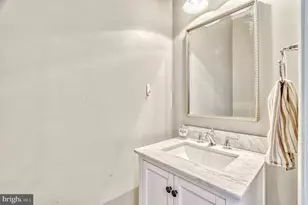 25368 Shipley Terrace, Chantilly, VA 20152 - Photo 14