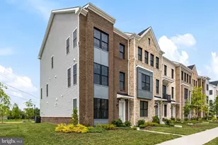 42086 Picasso Sq, Brambleton, VA 20148 - Photo 2