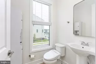 42086 Picasso Sq, Brambleton, VA 20148 - Photo 20
