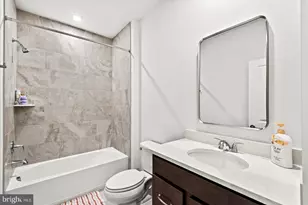 42086 Picasso Sq, Brambleton, VA 20148 - Photo 24