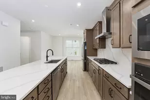 42086 Picasso Sq, Brambleton, VA 20148 - Photo 4