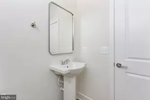 42086 Picasso Sq, Brambleton, VA 20148 - Photo 14