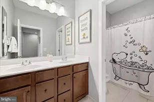 23063 Cottonwillow Sq, Brambleton, VA 20148 - Photo 22
