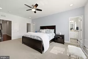 23063 Cottonwillow Sq, Brambleton, VA 20148 - Photo 18