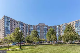 19375 Cypress Ridge Terrace, Leesburg, VA 20176 - Photo 16