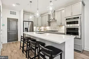 19802 Lavender Dust Sq, Ashburn, VA 20147 - Photo 2