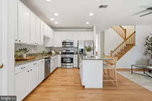 43451 Laidlow St, Chantilly, VA 20152 - Photo 10