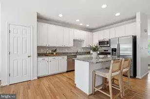 43451 Laidlow St, Chantilly, VA 20152 - Photo 8