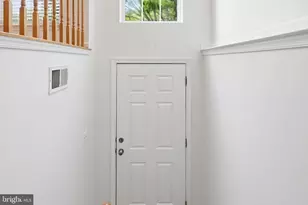 43451 Laidlow St, Chantilly, VA 20152 - Photo 2