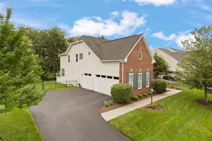 41595 Revival Dr, Ashburn, VA 20148 - Photo 2