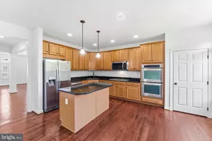 25263 Beach Pl, Chantilly, VA 20152 - Photo 10
