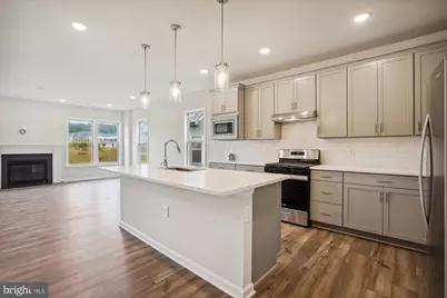 21812 Hawksbill High Circle, Sterling, VA 20164 - Photo 2