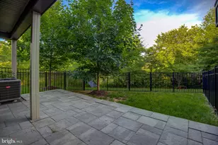23098 Sullivans Cove Sq, Brambleton, VA 20148 - Photo 6