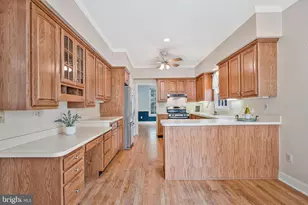 10 Memorial Dr NW, Leesburg, VA 20176 - Photo 12