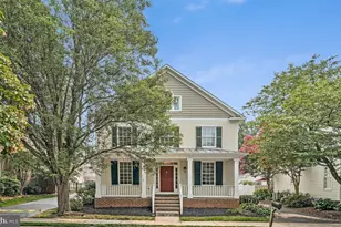 10 Memorial Dr NW, Leesburg, VA 20176 - Photo 1