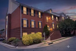 666 Gateway Dr SE, Leesburg, VA 20175 - Photo 1