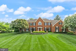 19879 Mellon Cir, Ashburn, VA 20147 - Photo 1