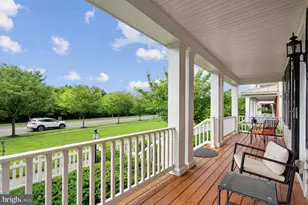 42538 Neighborly Ln, Chantilly, VA 20152 - Photo 2
