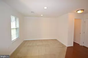 42618 Drazenovich Epoch Ter, Sterling, VA 20166 - Photo 4