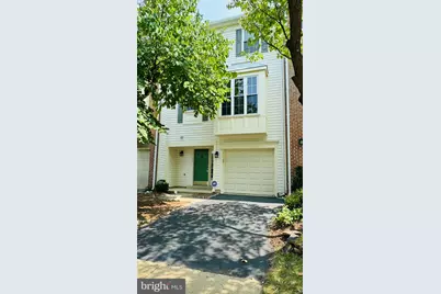 21779 Kings Crossing Terrace, Ashburn, VA 20147 - Photo 2