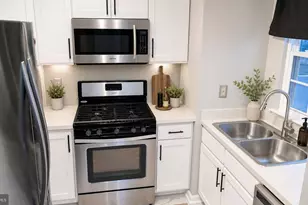 22963 Whitehall Terrace, Sterling, VA 20166 - Photo 2
