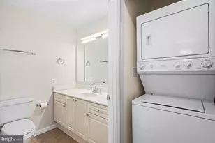 19355 Cypress Ridge Terrace, Leesburg, VA 20176 - Photo 24