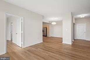 19355 Cypress Ridge Terrace, Leesburg, VA 20176 - Photo 4