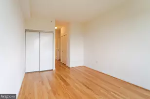 19355 Cypress Ridge Terrace, Leesburg, VA 20176 - Photo 32