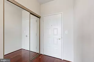 19355 Cypress Ridge Terrace, Leesburg, VA 20176 - Photo 24