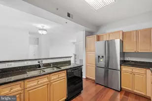 19355 Cypress Ridge Terrace, Leesburg, VA 20176 - Photo 14