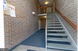 105 Westwick Ct, Sterling, VA 20165 - Photo 2