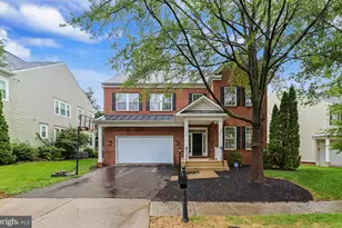 22891 Courtland Park Dr, Brambleton, VA 20148 - Photo 2
