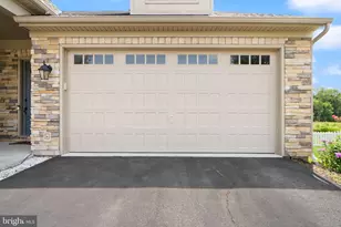 41699 Brookebourough Ct, Aldie, VA 20105 - Photo 4