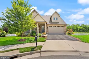 41699 Brookebourough Ct, Aldie, VA 20105 - Photo 2