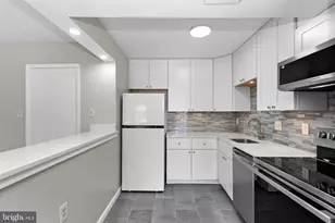 125 Clubhouse Dr SW, Leesburg, VA 20175 - Photo 1