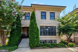 20405 Savin Hill Dr, Ashburn, VA 20147 - Photo 1