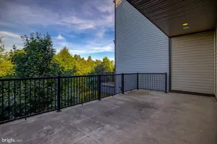 23098 Sullivans Cove Sq, Brambleton, VA 20148 - Photo 8