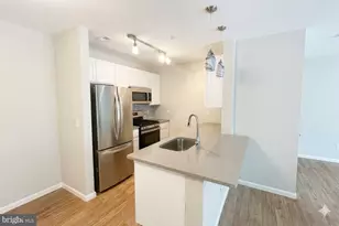 20290 Beechwood Terrace, Ashburn, VA 20147 - Photo 4