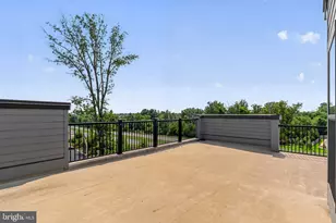 20362 Newfoundland Sq, Ashburn, VA 20147 - Photo 28