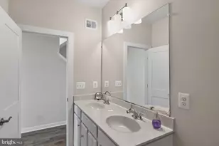 20362 Newfoundland Sq, Ashburn, VA 20147 - Photo 26