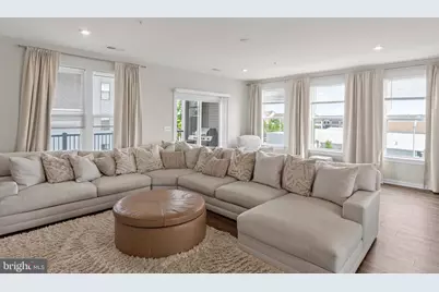 20362 Newfoundland Square, Ashburn, VA 20147 - Photo 2