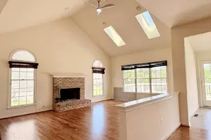 43520 Lucketts Bridge Cir, Ashburn, VA 20148 - Photo 4